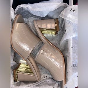 H Halston Women's Spain Faux Croc Block Dress Heels-Stone, Size 6-NIB $88